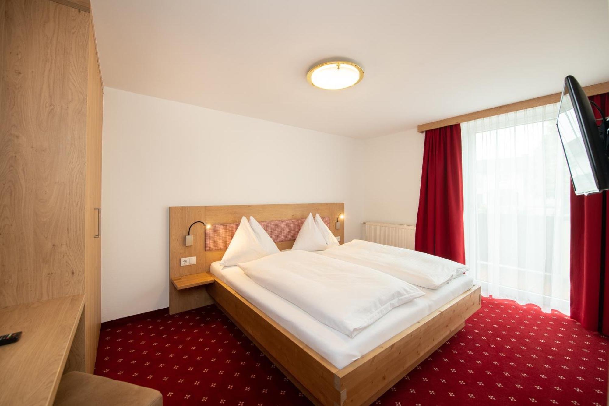 Hotel Gasthof Kroell - Inkl Nationalpark-Karte, 1 X Grossglockner Hochalpenstrasse Kostenlos, 1X Gerlos Alpenstrasse Kostenlos, Krimmler Wasserfaelle Kostenlos, Verschiedene Bergbahnen Kostenlos, Badesee Kostenlos, Bus & Zug Kostenlos, Genusskueche, Niedernsill Exterior foto