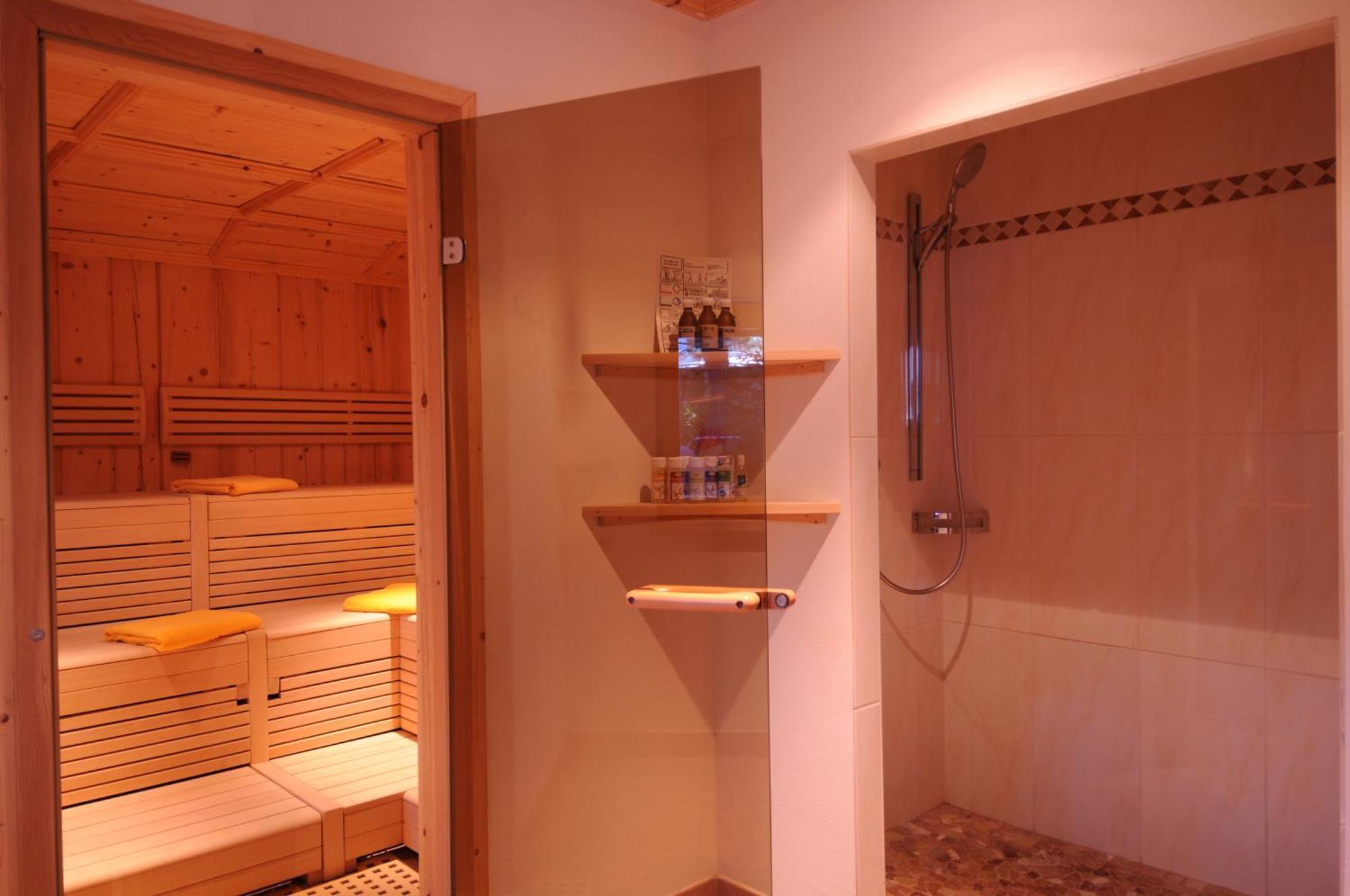 Hotel Gasthof Kroell - Inkl Nationalpark-Karte, 1 X Grossglockner Hochalpenstrasse Kostenlos, 1X Gerlos Alpenstrasse Kostenlos, Krimmler Wasserfaelle Kostenlos, Verschiedene Bergbahnen Kostenlos, Badesee Kostenlos, Bus & Zug Kostenlos, Genusskueche, Niedernsill Exterior foto